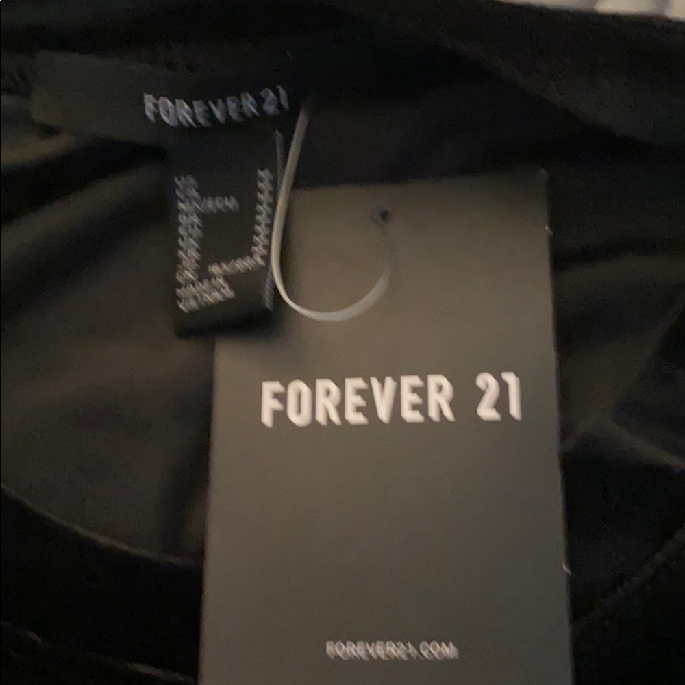 🌺 NWT Black Velvet Long Sleeve Crop Top - Picture 8 of 9